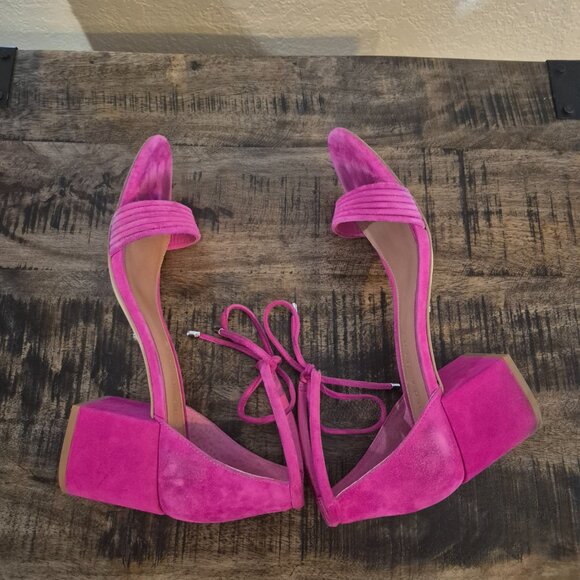Gianni Bini Fuchsia Rhiaann Suede Block Heels - Picture 5 of 6